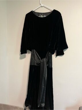 Vintage 1980s Jackie Bernard “for Eklektic” Black Velvet Tie-Waist Midi Dress